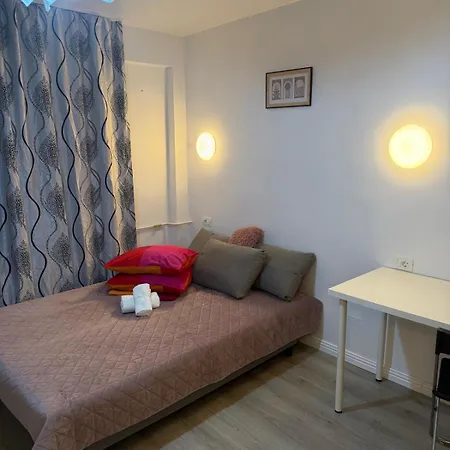 One In Pantelimon-bucharest Apartment *